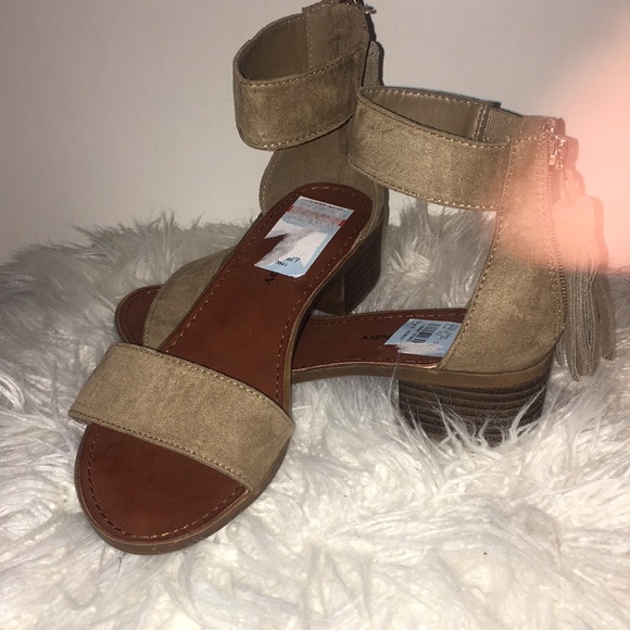 macy's low heel sandals